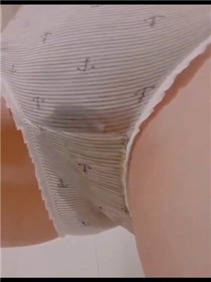 推特呲尿大比拼 各种妹妹放尿给你看 比比谁的穴嫩尿的远 14 推特呲尿大比拼 各种妹妹放尿给你看 比比谁的穴嫩尿的远 14