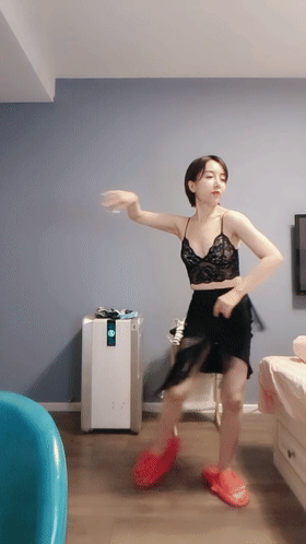 ⚫️舞蹈老师~【拉丁舞美人鱼】 全裸~激情拉丁舞~道具自慰~【4V】【10.2G】 8 ⚫️舞蹈老师~【拉丁舞美人鱼】 全裸~激情拉丁舞~道具自慰~【4V】【10.2G】 8