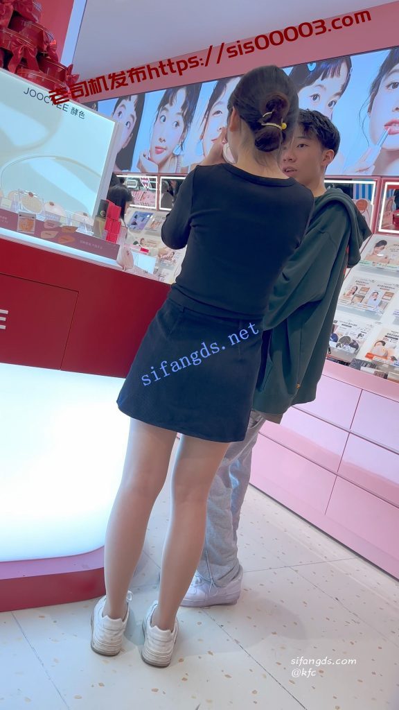 【KFC】短裙学生妹酷似许家印·0D肉丝白内·翘起屁股拍超清CD【1V】【309M】 8 【KFC】短裙学生妹酷似许家印·0D肉丝白内·翘起屁股拍超清CD【1V】【309M】 8