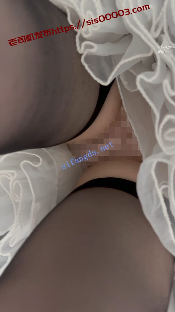 【KFC】女仆裙学生妹和闺蜜逛街拍照·吊带丝袜粉色内内性感【256M】 5 【KFC】女仆裙学生妹和闺蜜逛街拍照·吊带丝袜粉色内内性感【256M】 5