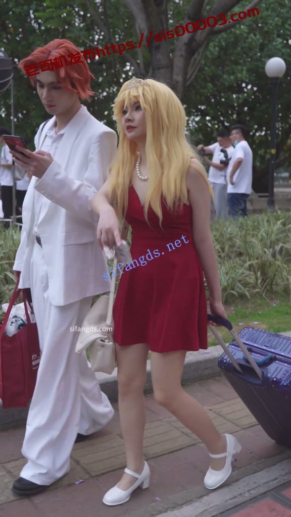 【xxn-312】吊带红裙金发美女..蕾丝边可爱卡通内一路跟拍【1V】【360M】 2 【xxn-312】吊带红裙金发美女..蕾丝边可爱卡通内一路跟拍【1V】【360M】 2