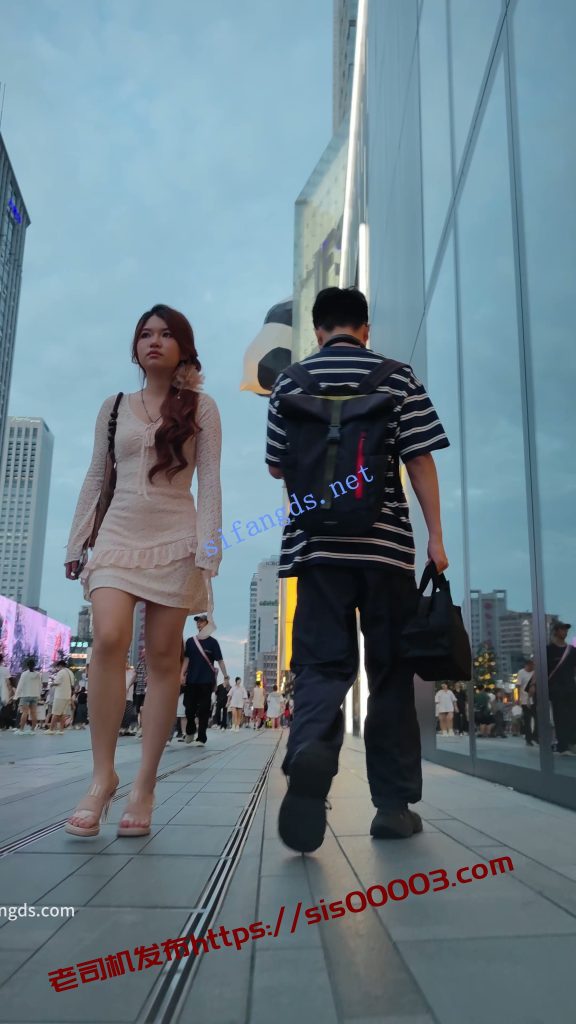 【CSCD】粉色连衣裙美女和朋友逛街,黄色内内带翅膀【1V】【863M】 2 【CSCD】粉色连衣裙美女和朋友逛街,黄色内内带翅膀【1V】【863M】 2