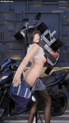 【B站 Yiko湿润兔 咬一口兔娘】10月作品 赛博逆JK 双视角骚舞【87P3V】【1.07G】 13 【B站 Yiko湿润兔 咬一口兔娘】10月作品 赛博逆JK 双视角骚舞【87P3V】【1.07G】 13