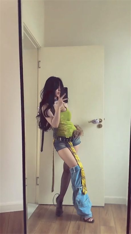 ❣️推荐❣️抖音颜值嫩妹【要相信光】裸舞诱惑,大尺度掰穴展示,奶圆逼粉,高质量蝴蝶穴【13V】【181M】 7 ❣️推荐❣️抖音颜值嫩妹【要相信光】裸舞诱惑,大尺度掰穴展示,奶圆逼粉,高质量蝴蝶穴【13V】【181M】 7