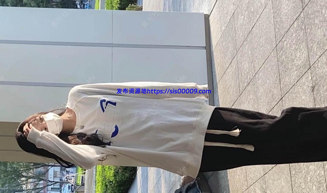 路边公厕偷拍漂亮学生妹肥美多汁的鲍鱼裂开了嘴诱惑死人【1V】 2 路边公厕偷拍漂亮学生妹肥美多汁的鲍鱼裂开了嘴诱惑死人【1V】 2