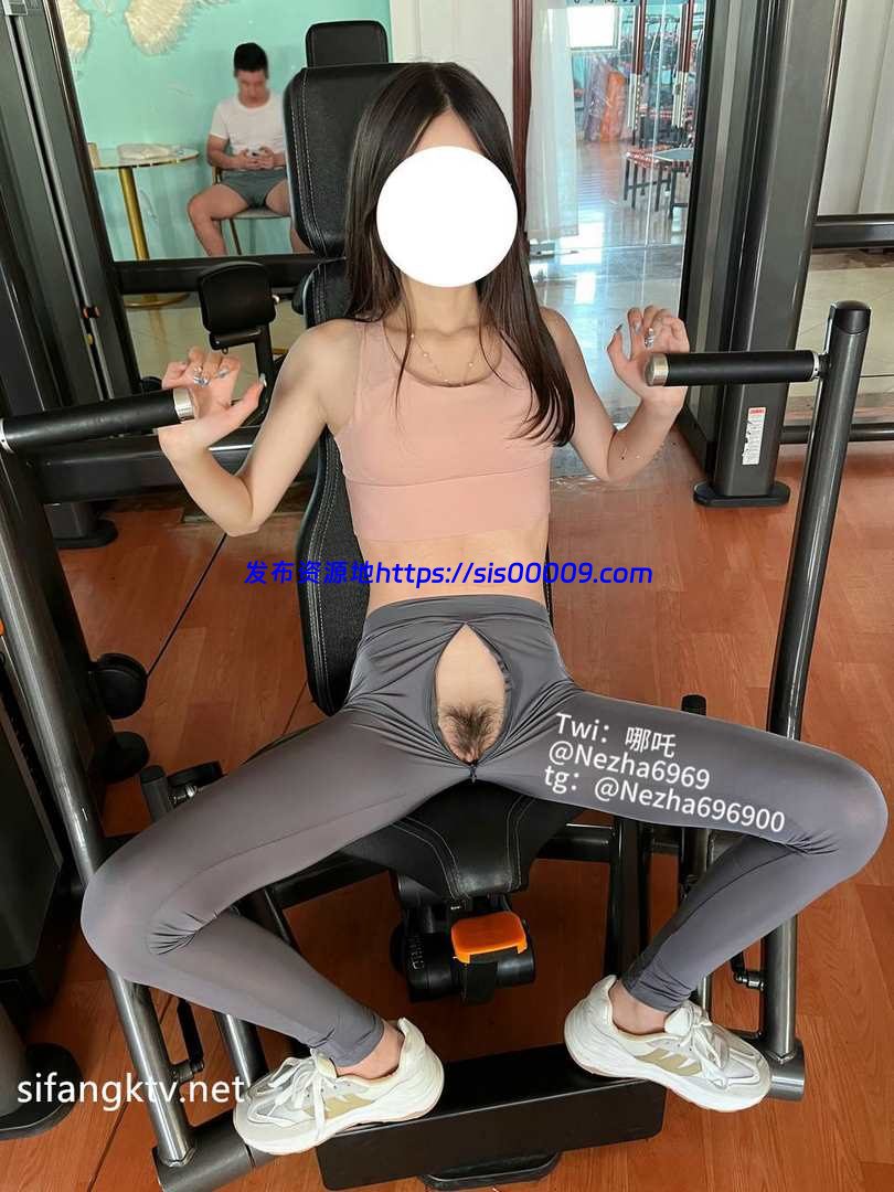 推特@Nezha69690 小哪吒露出 合集【52V/71P/2.5GB】 9