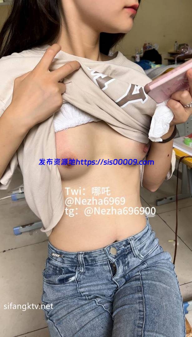 推特@Nezha69690 小哪吒露出 合集【52V/71P/2.5GB】 6