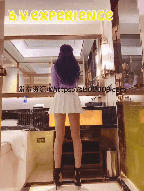 【极品反差婊】推特女神爱丝袜Vivian姐定制版流出 – 清纯白色JK淫荡痴女[1V/459MB] 3