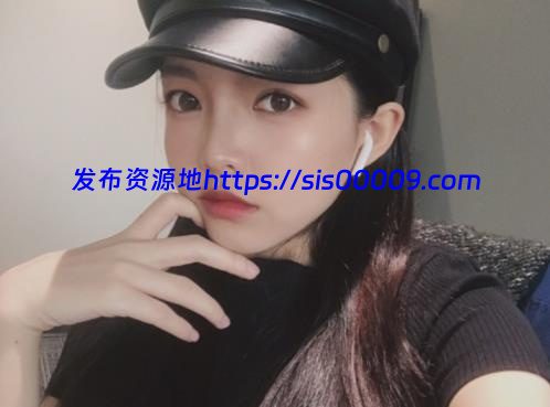 留学生李天宜与男友私拍视频流出【150P+16V/357MB】 1