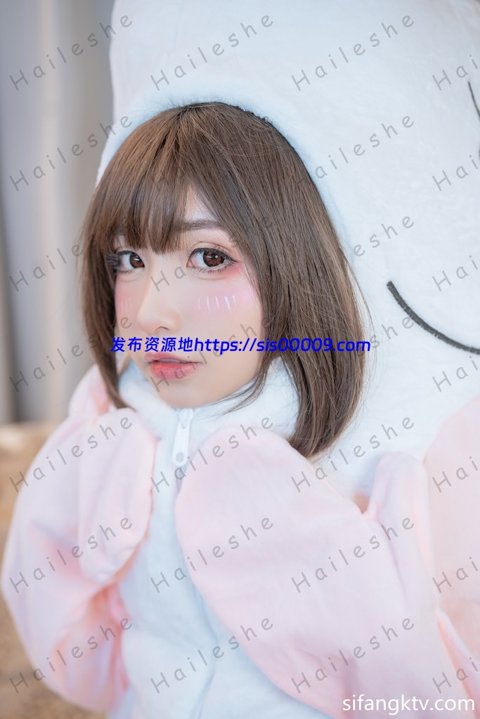 极品CosPlay爆机少女【喵小吉】六月新作【64P/4V/3.23G】 1