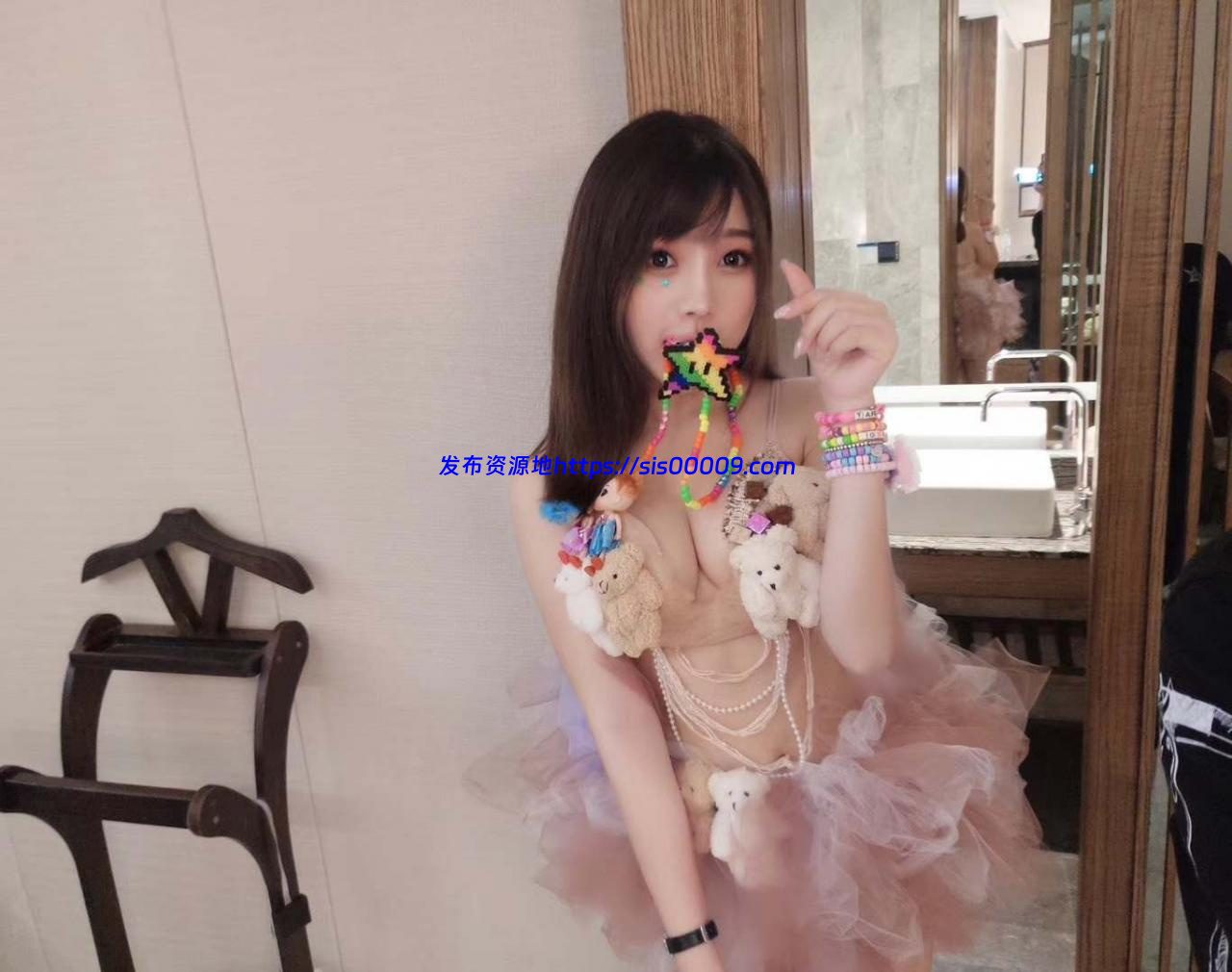 秀人网极品模特@芝芝 高价微信福利合集 4.14GB 6