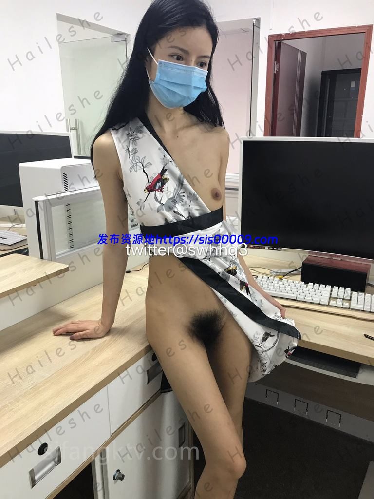 超清纯露出女神【swhhq31】办公室全露【401P/6V/425M】 4 超清纯露出女神【swhhq31】办公室全露【401P/6V/425M】 4