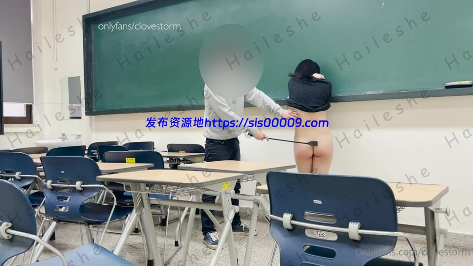 推特最新流出网红Onlyfans clovestorm激情师生恋【10V/2.3G】 4