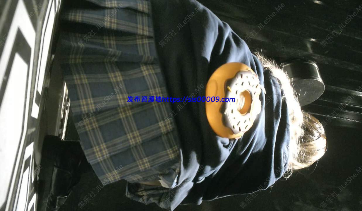 极品C拍前景、后景JK小妹喝大了【15V/7.6GB】 3