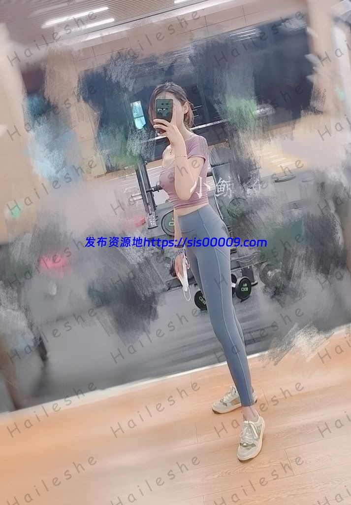 高质量夫妻【小鲸鱼】各种极限露出还参加夫妻群交会【88V/1G】 12