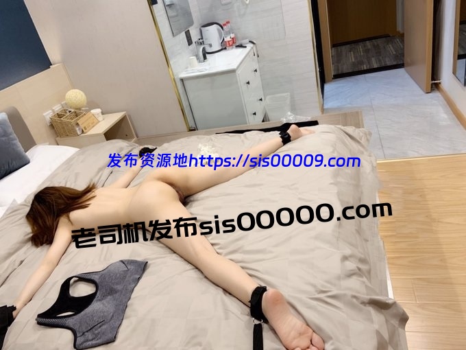 推特大神@Roxy 绿奴妻分享大奶娇妻【NP/NV/34G】 7