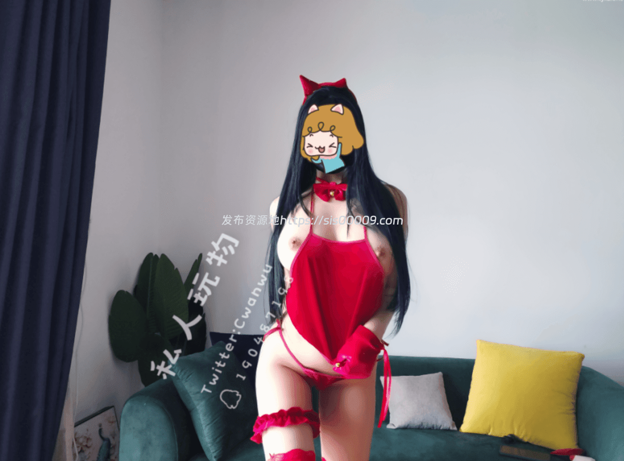 极品身材爆乳女神【私人玩物】3月最新作品，红色情趣肚兜铃铛，白虎嫩穴极品身材33P2V 2