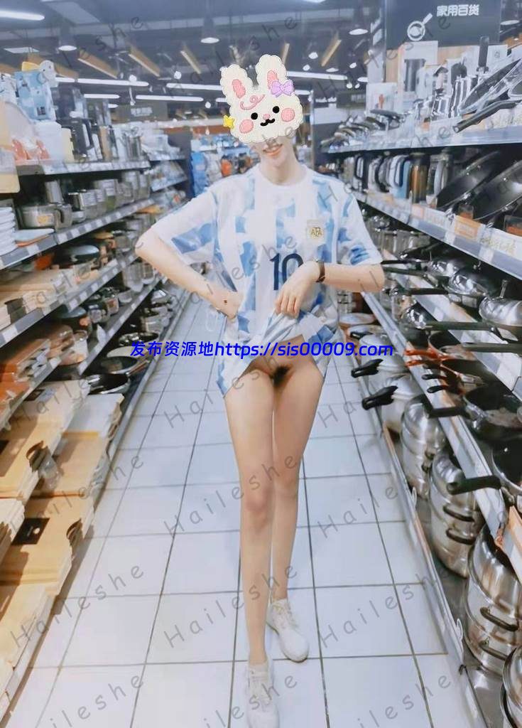 高质量夫妻【小鲸鱼】各种极限露出还参加夫妻群交会【88V/1G】 3