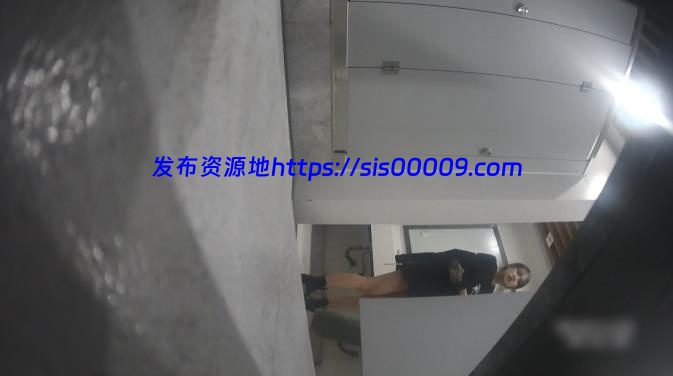 【厕拍】高颜值大学 全是美女【百度网盘/4V/1.27GB】 1
