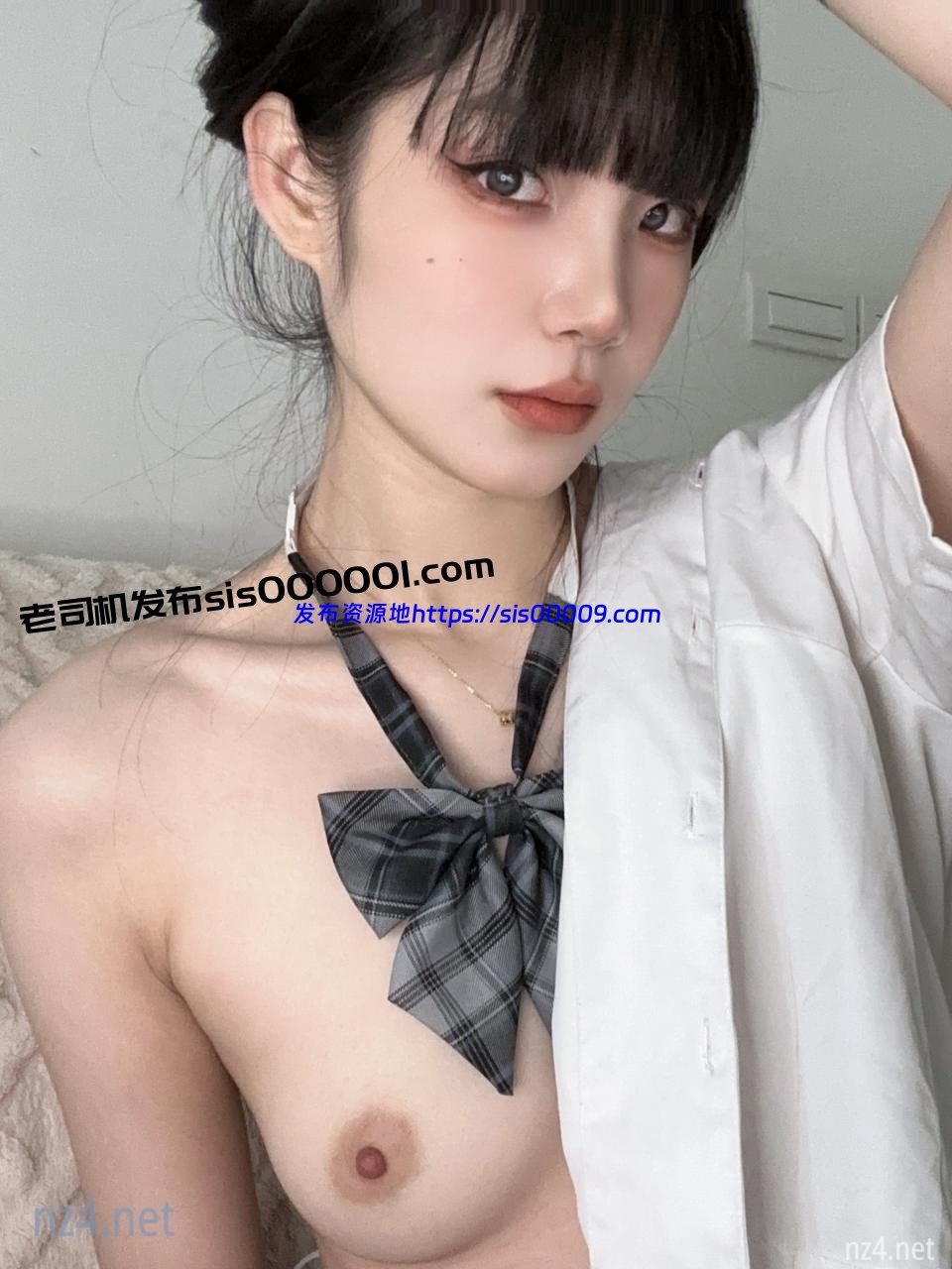 《新鲜出炉⭐重磅☛炸弹》新晋级无敌反差福利姬~推特19岁极品花季美少女【XiaoGuaLu小瓜陆】露脸私拍~乳夹狗链道具紫薇调教自己相当炸裂 [87P+35V/1.04GB] 4