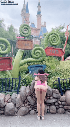 【推特Luna000yu/娜娜】顶级露出艺术家 地铁 户外 人前露出 9