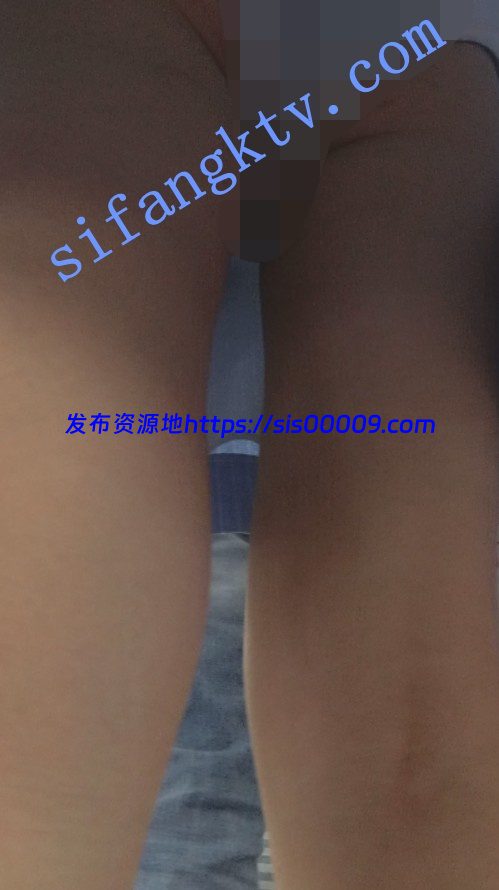 【CD抄底】vis系列13-超长时间抄底蓝裙美女灰色内裤鲍鱼明显 3 【CD抄底】vis系列13-超长时间抄底蓝裙美女灰色内裤鲍鱼明显 3