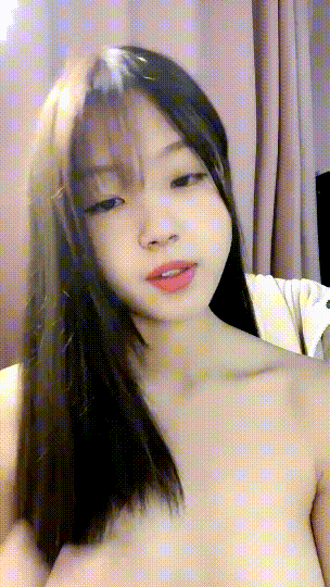 兄弟们!女神又爽喷水了~【粉嫩少女】道具自慰!高潮喷水~ 1 兄弟们!女神又爽喷水了~【粉嫩少女】道具自慰!高潮喷水~ 1