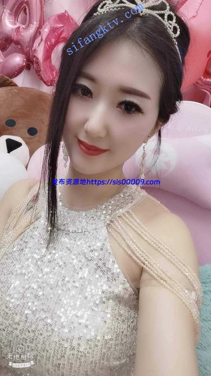 【精品推荐】花椒女神【念念宝贝】超大尺度定制露脸露穴 1