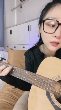 【顶级绿播才艺女神下海 coco】吉他弹唱人美歌甜美乳一线天 1 【顶级绿播才艺女神下海 coco】吉他弹唱人美歌甜美乳一线天 1