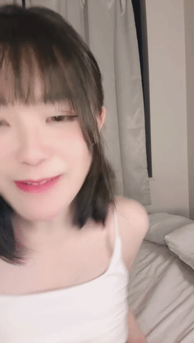 ⚫️女模下海~【不给你吃小饼干】嘴唇超级性感~无敌大奶子 1 ⚫️女模下海~【不给你吃小饼干】嘴唇超级性感~无敌大奶子 1