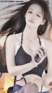【漂漂 安安】性感女神 深V巨乳 抖奶 牛仔热裤 露内裤 5 【漂漂 安安】性感女神 深V巨乳 抖奶 牛仔热裤 露内裤 5
