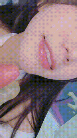 ❤️【乖宝】双屌同口深喉舌舔翻白眼足交骚舞抬腿自插 4 ❤️【乖宝】双屌同口深喉舌舔翻白眼足交骚舞抬腿自插 4