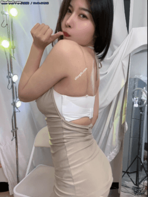 【CC 多多也结衣】巨乳女神 性感蕾丝骚内裤 极限尺度骚舞 11 【CC 多多也结衣】巨乳女神 性感蕾丝骚内裤 极限尺度骚舞 11
