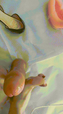 ❤️美脚女神【捷西】超色情的高跟鞋造型飞机杯润滑足交 1 ❤️美脚女神【捷西】超色情的高跟鞋造型飞机杯润滑足交 1