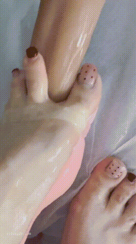 ❤️美脚女神【捷西】超色情的高跟鞋造型飞机杯润滑足交 4 ❤️美脚女神【捷西】超色情的高跟鞋造型飞机杯润滑足交 4