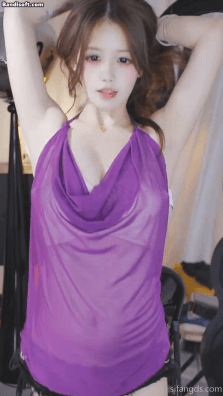 【漂漂 安安】性感女神 深V巨乳 抖奶 牛仔热裤 露内裤 1 【漂漂 安安】性感女神 深V巨乳 抖奶 牛仔热裤 露内裤 1