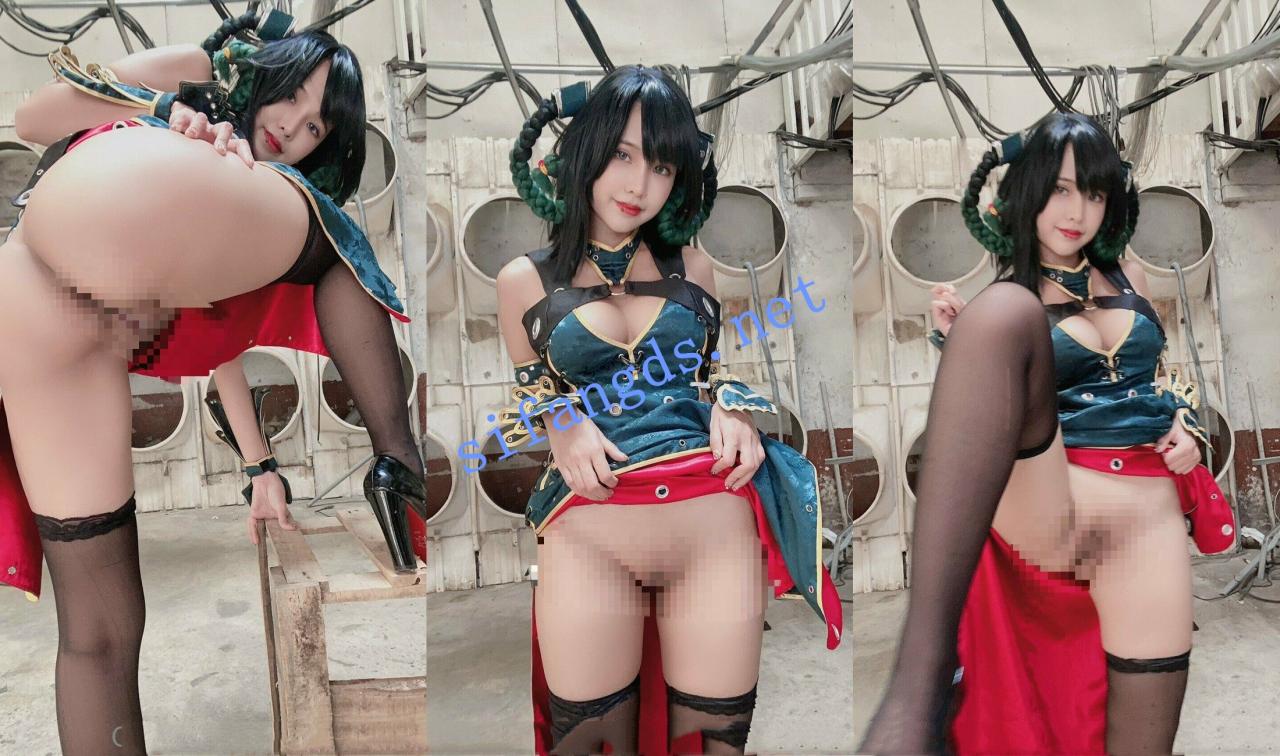 顶级coser反差婊，大奶嫩妹【minichu】撸两发也解决不了问题 3