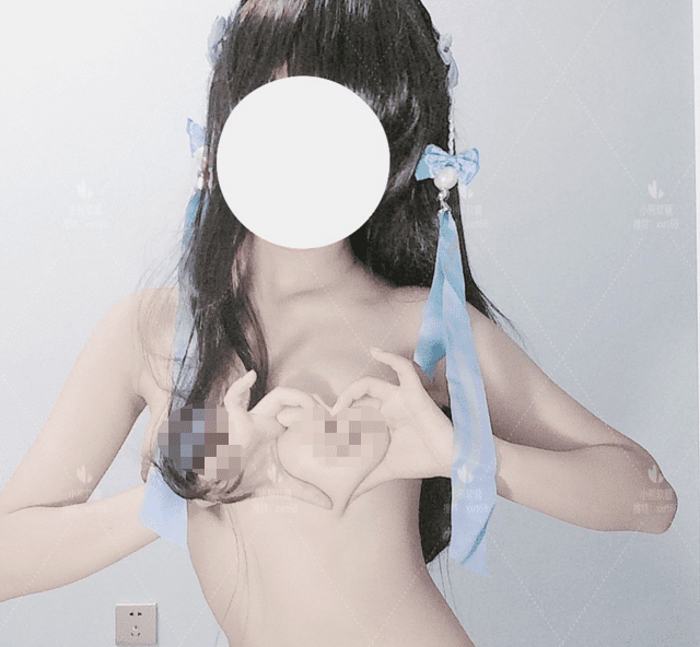 小熊软糖 – 4套订阅Cos合集白虎萝莉私拍福利 2