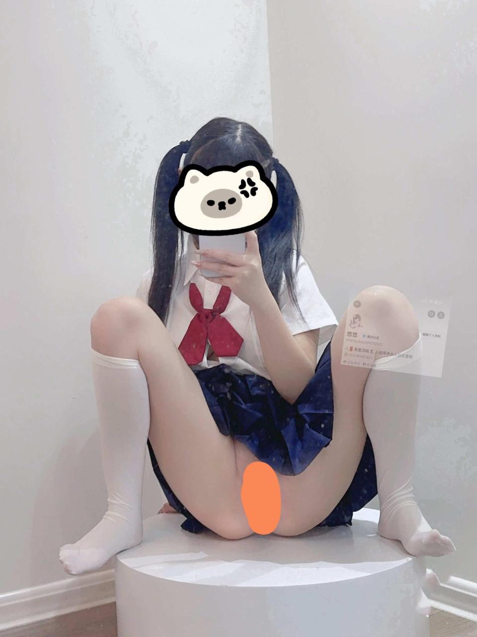 【新】悠悠@WVecbsc – [520门槛] [稀缺资源] 8套 顶级巨乳萝莉私拍【11P+116V】【1.12G百度云】 3