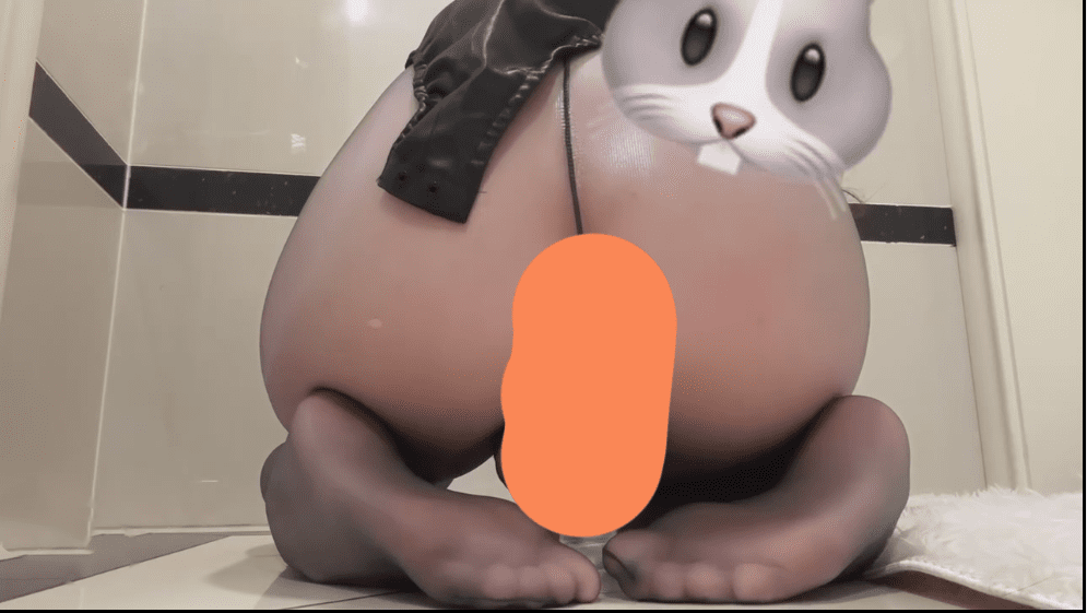 【新】坏小狗 – 开档黑丝【1V】【581MB百度云】 4