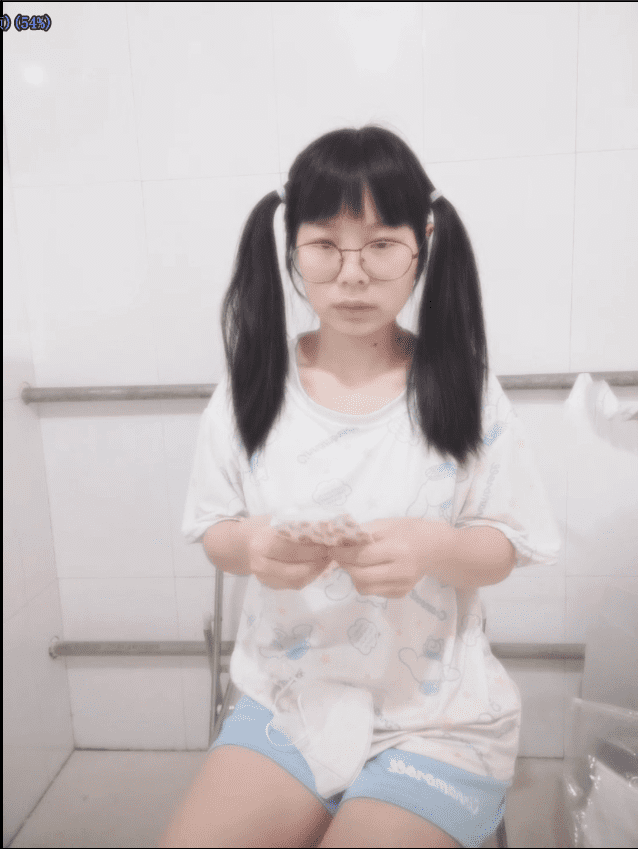 【新】饭饭fanfan-新作 18分钟 潮吹萝莉 肛塞自慰订阅【3V】【1.34G百度云】 4