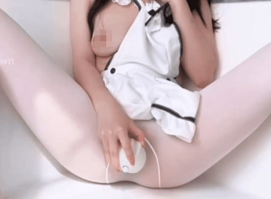 优米 – 新作 10分钟 白丝女仆喷水 [1V-603MB] 1