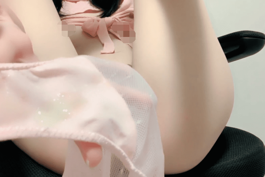 福利姬-kiko-5.28最新 听说处女的小穴汁水可以治病，来张嘴（1V,252M） 3