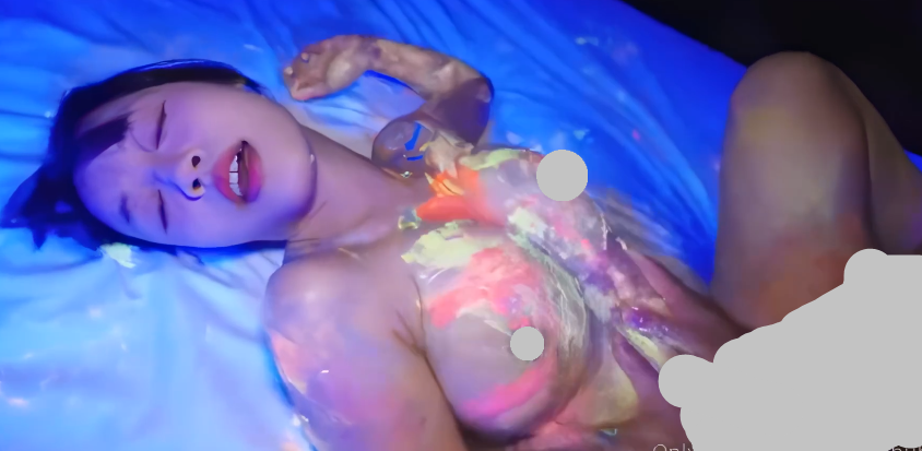 ✨重磅推出✨❤️苏畅❤️最新作品 全身塗滿螢光顏料，在黑光燈下做愛，視覺超衝擊！1V643M 3