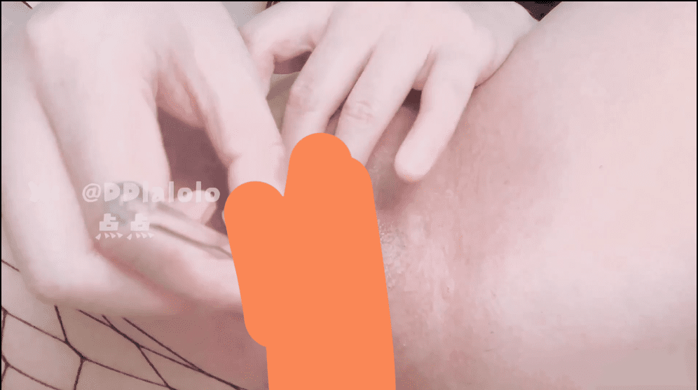 【新】点点-子宫口尿道玩弄+自慰流白浆【3V】【538MB百度云】 2