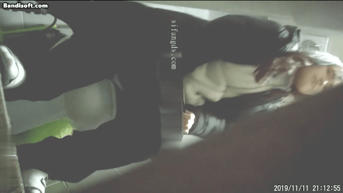 【精品厕拍】韩国大学学生妹酒吧喝醉上厕所差点摔倒 9