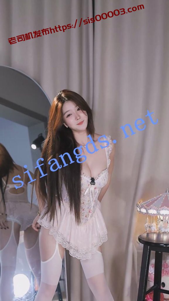 ⭐【漂漂直播】S25 深沟大奶 整活擦边大尺度诱惑骚舞【52V】【3.48G】 24