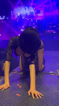 【网红女DJ现场大尺度热舞】真空乳沟 后摇 跪摇 性感死了【39V】【5.1G】 7