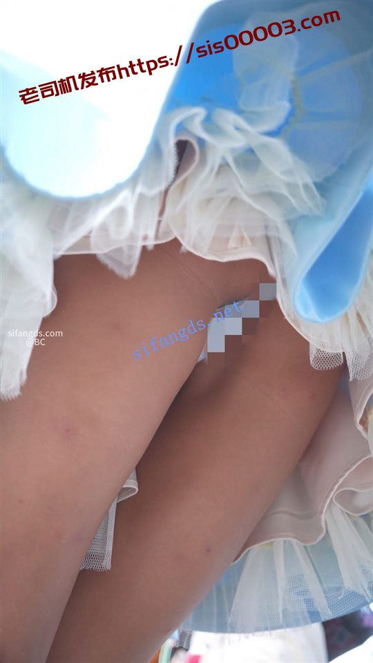 (BC-SSS-090)吊带公主裙姐妹..半蹲拍照被CD..竟然都穿丁字裤【1V】【959M】 8