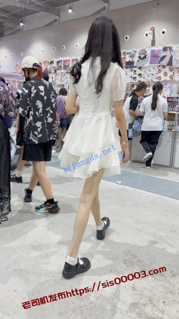 【KFC】白色长裙学生妹独自逛街·白色内内前后CD【1V】【738M】 7